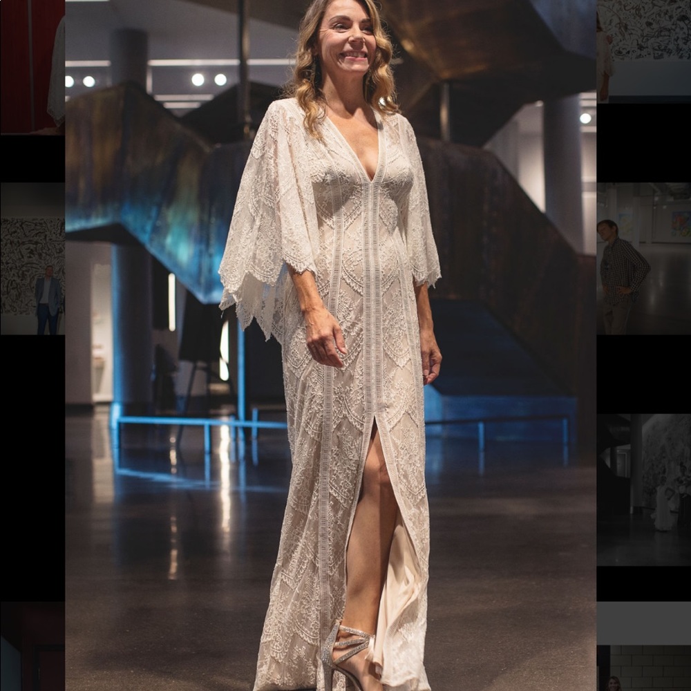 💍 BHLDN Tadashi Shoji Lorene Wedding Dress size 0 Worn Once 🤩 - Picture 3 of 17